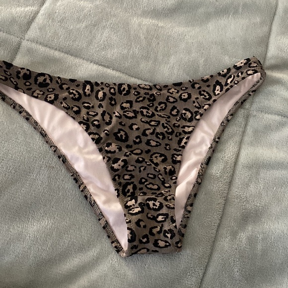 Shade & Shore leopard bikini - Picture 3 of 6